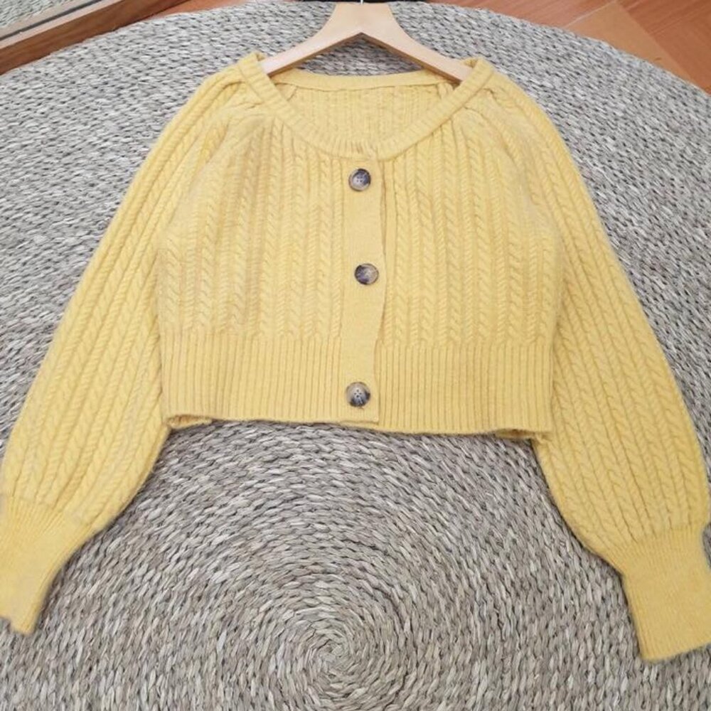 Yellow Butter Cable Knit Cardigan Tortoise Button Cozy Crop 🌼